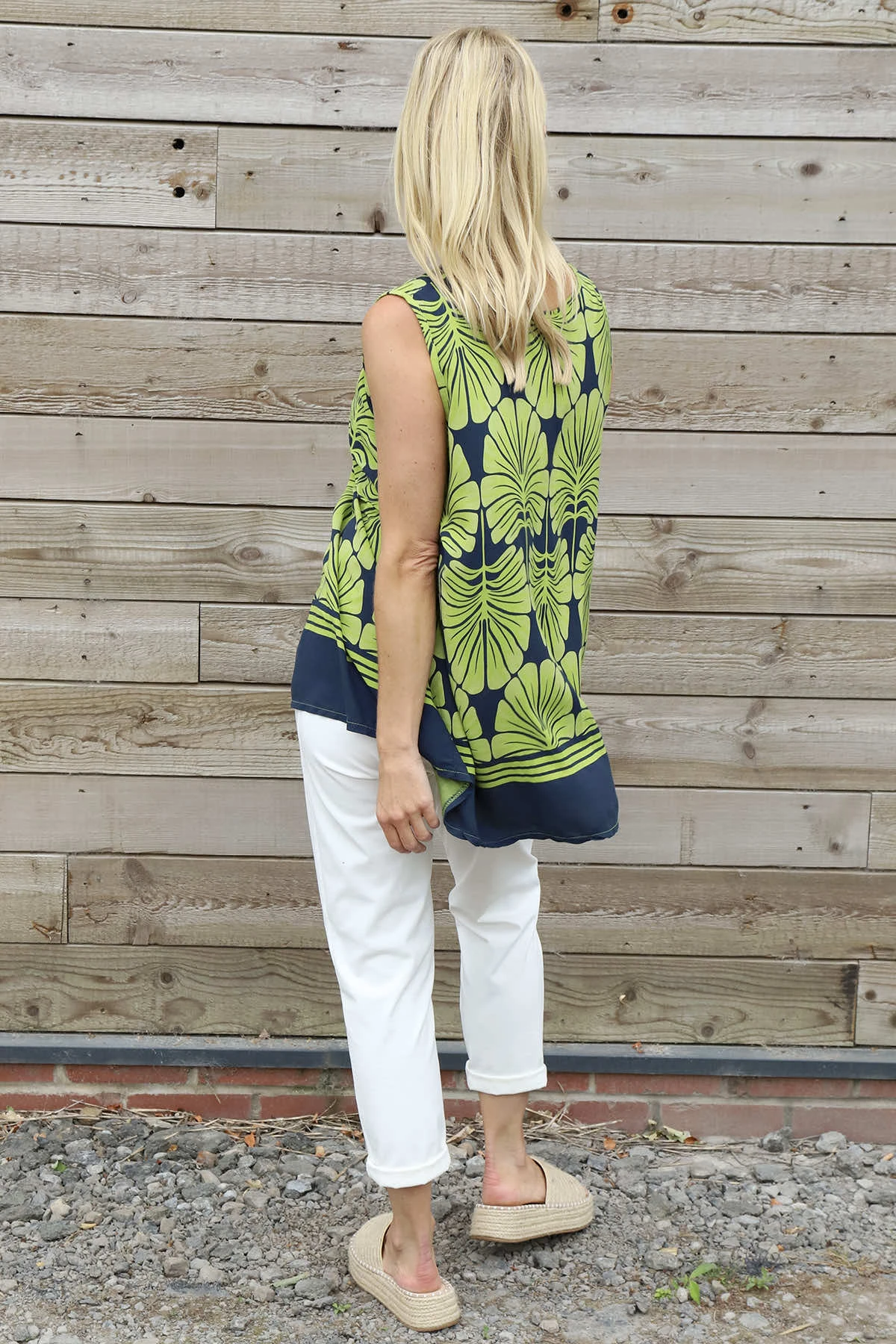 Carella Print Sleeveless Top Olive 6 Carella Print Sleeveless Top Olive - Image 4