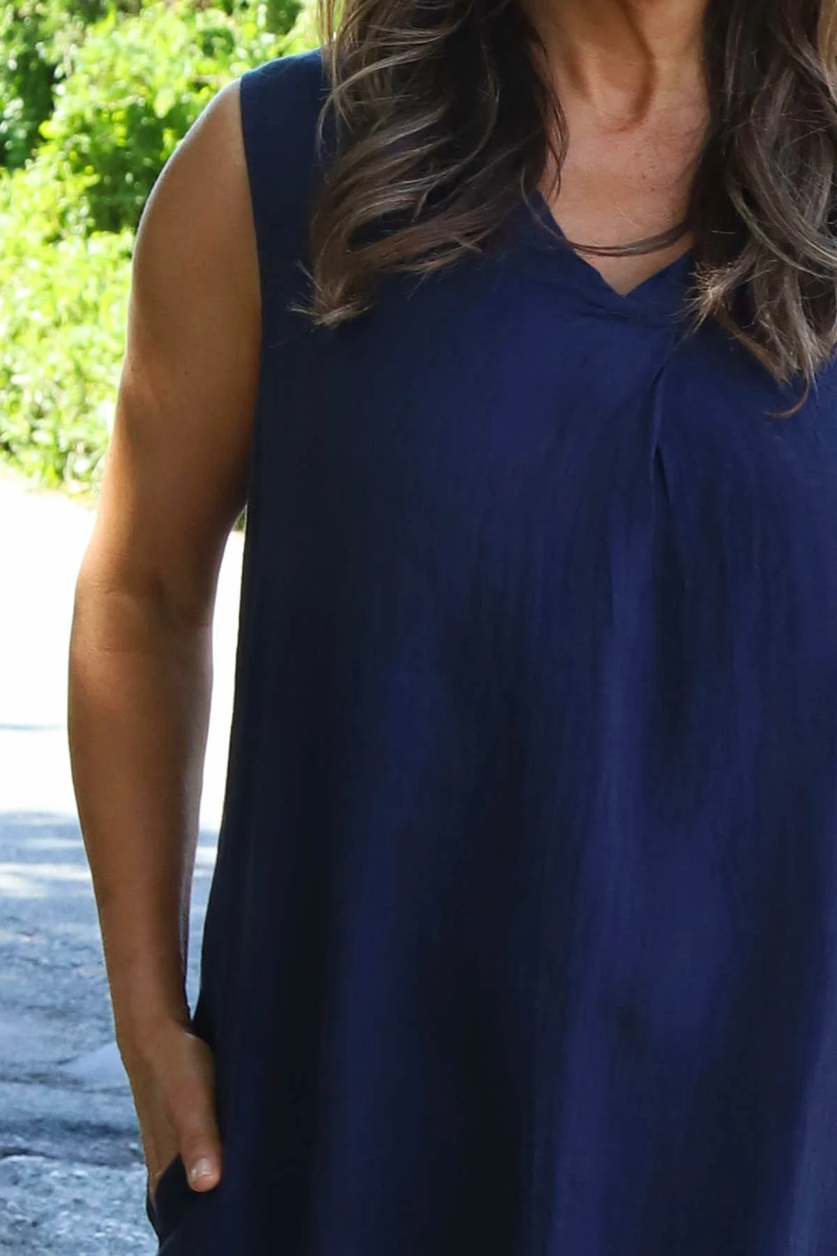 Everly Sleeveless Linen Dress Navy 5 Everly Sleeveless Linen Dress Navy - Image 3