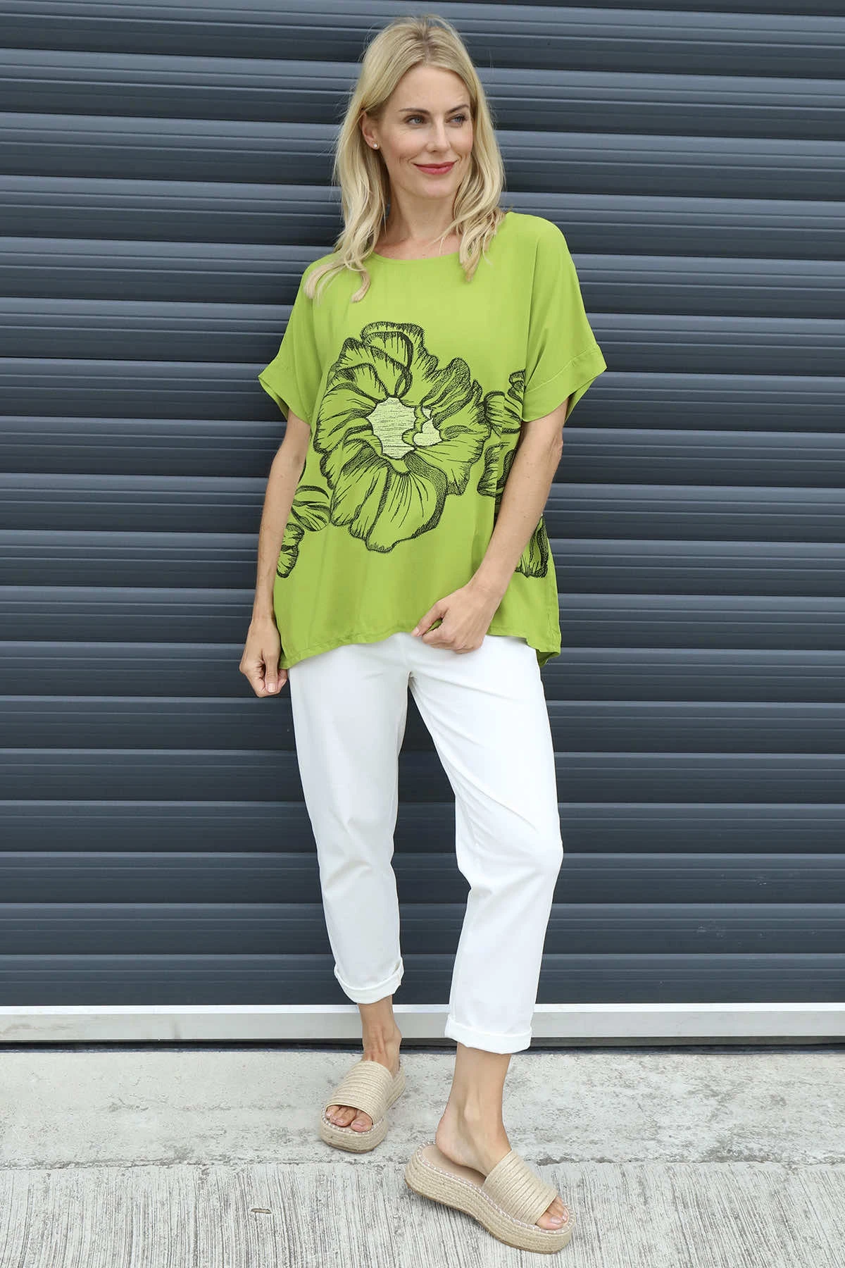 Agnetha Flower Top Olive 4 Agnetha Flower Top Olive - Image 2