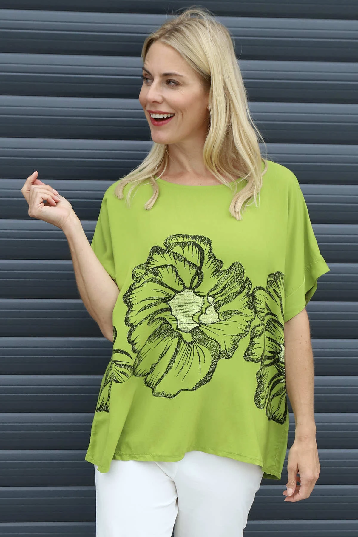 Agnetha Flower Top Olive 5 Agnetha Flower Top Olive - Image 3