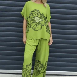 Agnetha Flower Top Olive