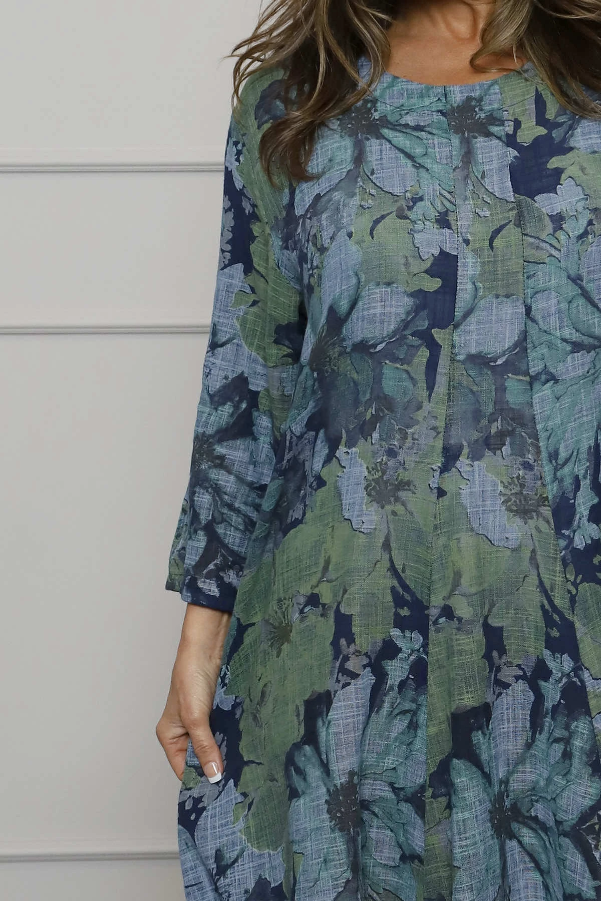 Eleni Print Linen Dress Navy 5 Eleni Print Linen Dress Navy - Image 3