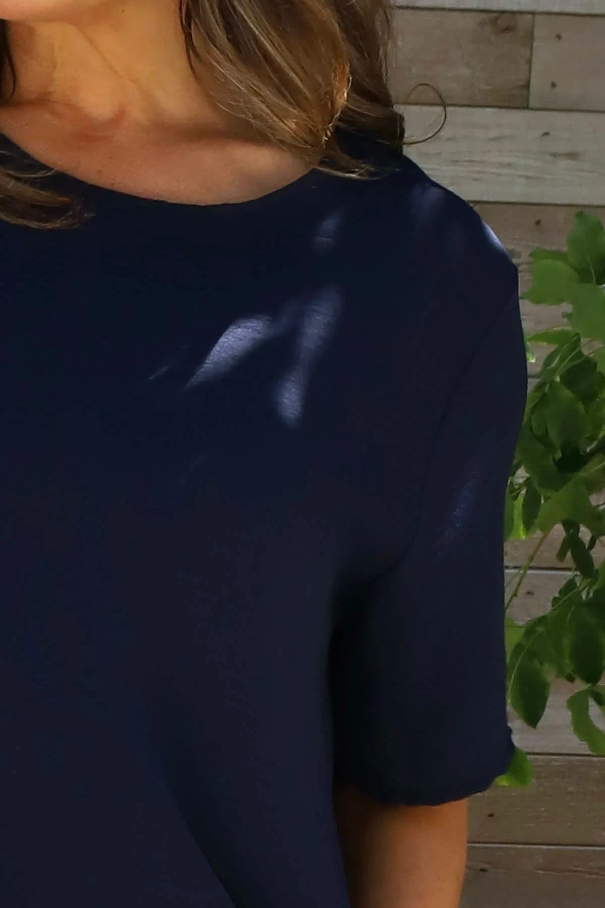 Loreleigh Dipped Side Top Navy 5 Loreleigh Dipped Side Top Navy - Image 3