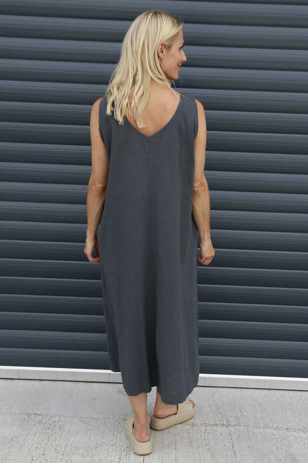 Olaya V-Neck Linen Dress Charcoal 6 Olaya V-Neck Linen Dress Charcoal - Image 4