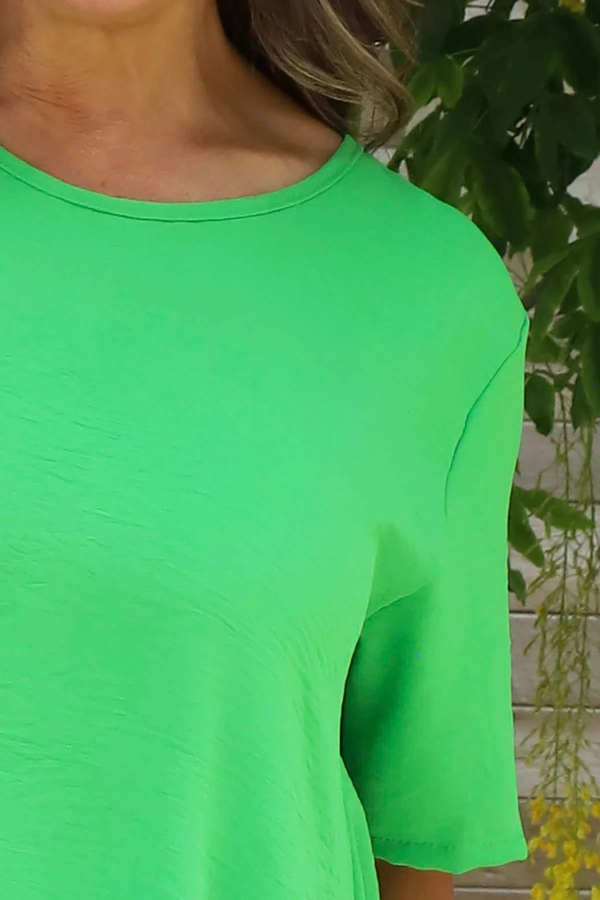 Loreleigh Dipped Side Top Green 5 Loreleigh Dipped Side Top Green - Image 3