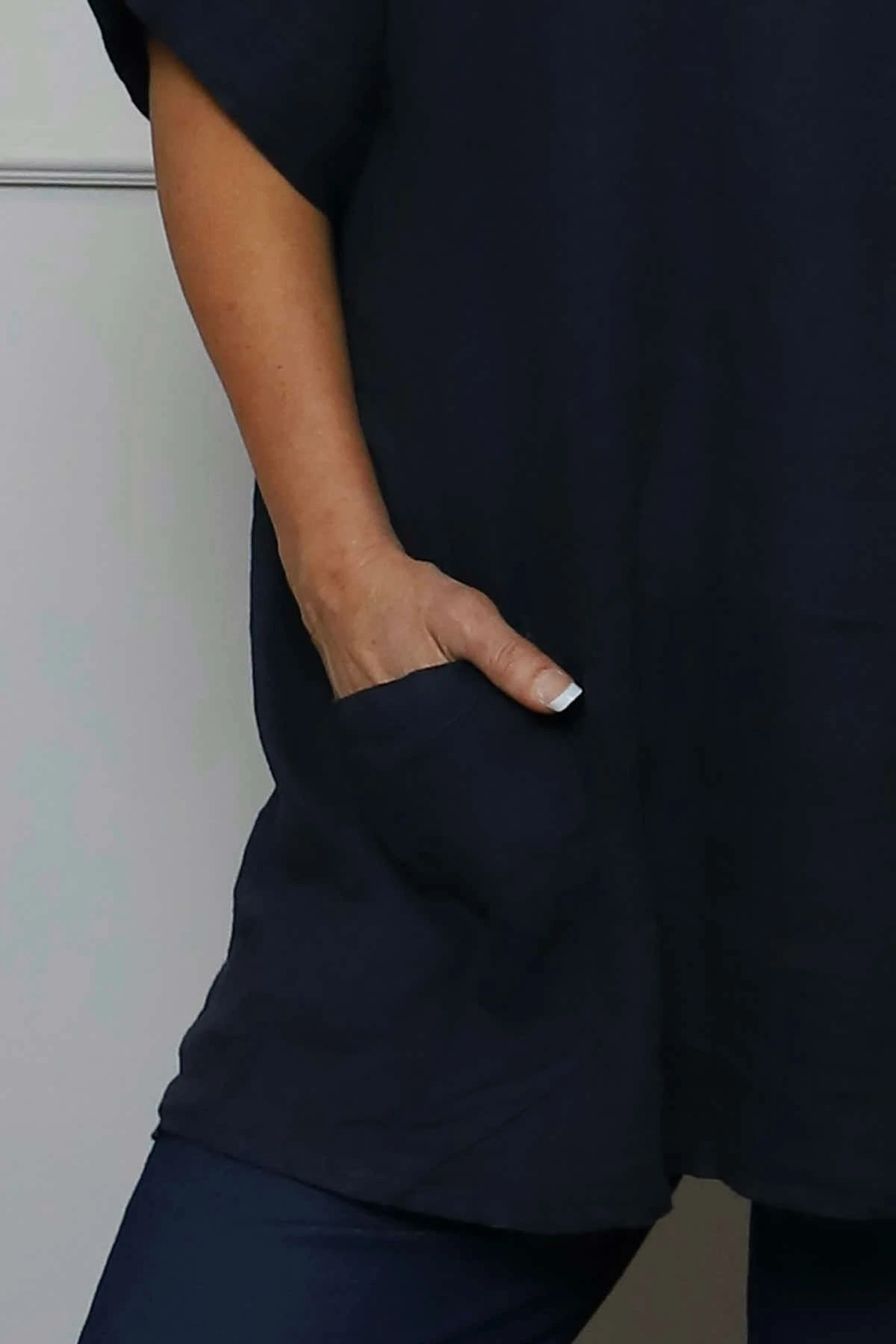 Beatrice Pocket Linen Top Navy 4 Beatrice Pocket Linen Top Navy - Image 2