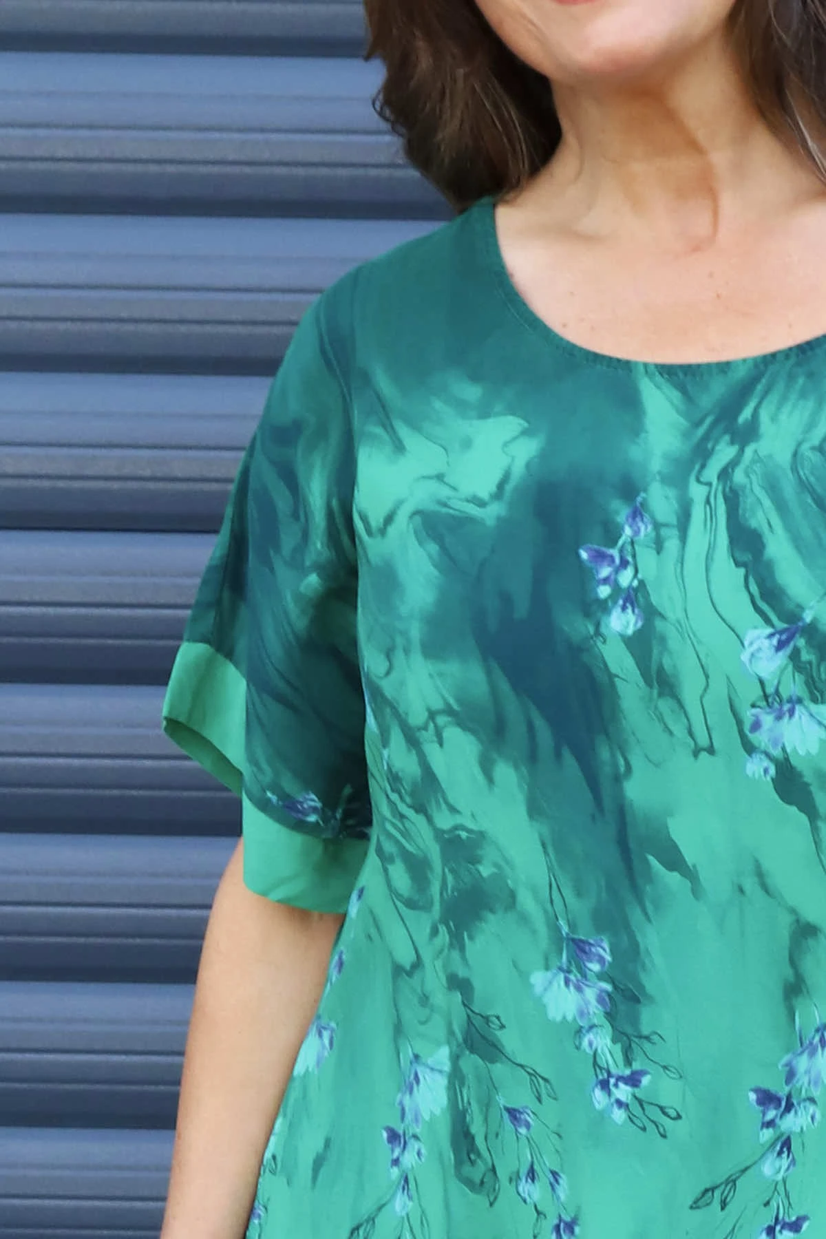 Solada Print Dress Emerald 5 Solada Print Dress Emerald - Image 3