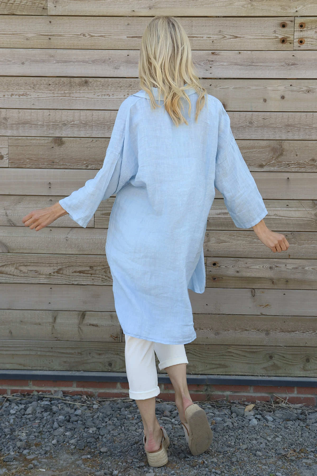 Tarna Button Linen Tunic Light Blue 6 Tarna Button Linen Tunic Light Blue - Image 4