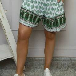 Sohan Print Shorts Emerald 8 Sohan Print Shorts Emerald -Kitandkaboodal Store IMG 2385 5bdf31e8 b352 4d6a bde7 e963c9f53053