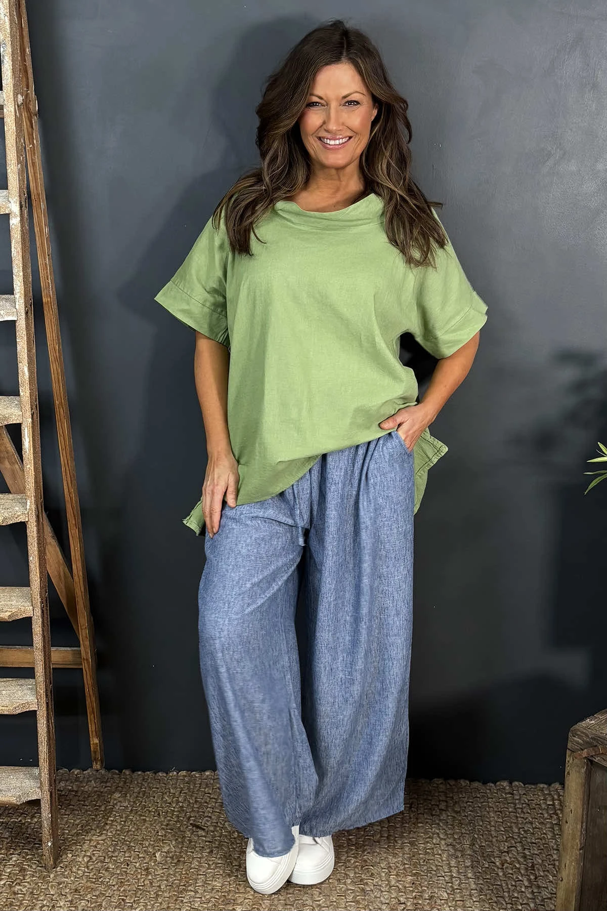 Baines Linen Top Green 4 Baines Linen Top Green - Image 2