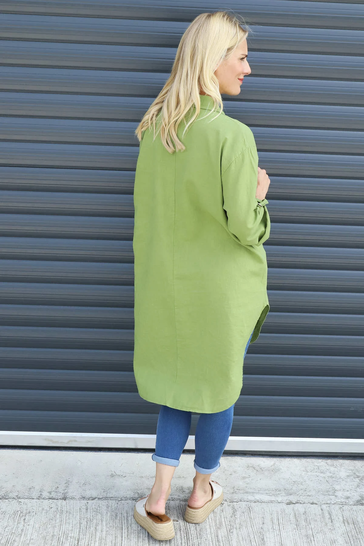 Mariabella Longline Linen Shirt Olive 6 Mariabella Longline Linen Shirt Olive - Image 4