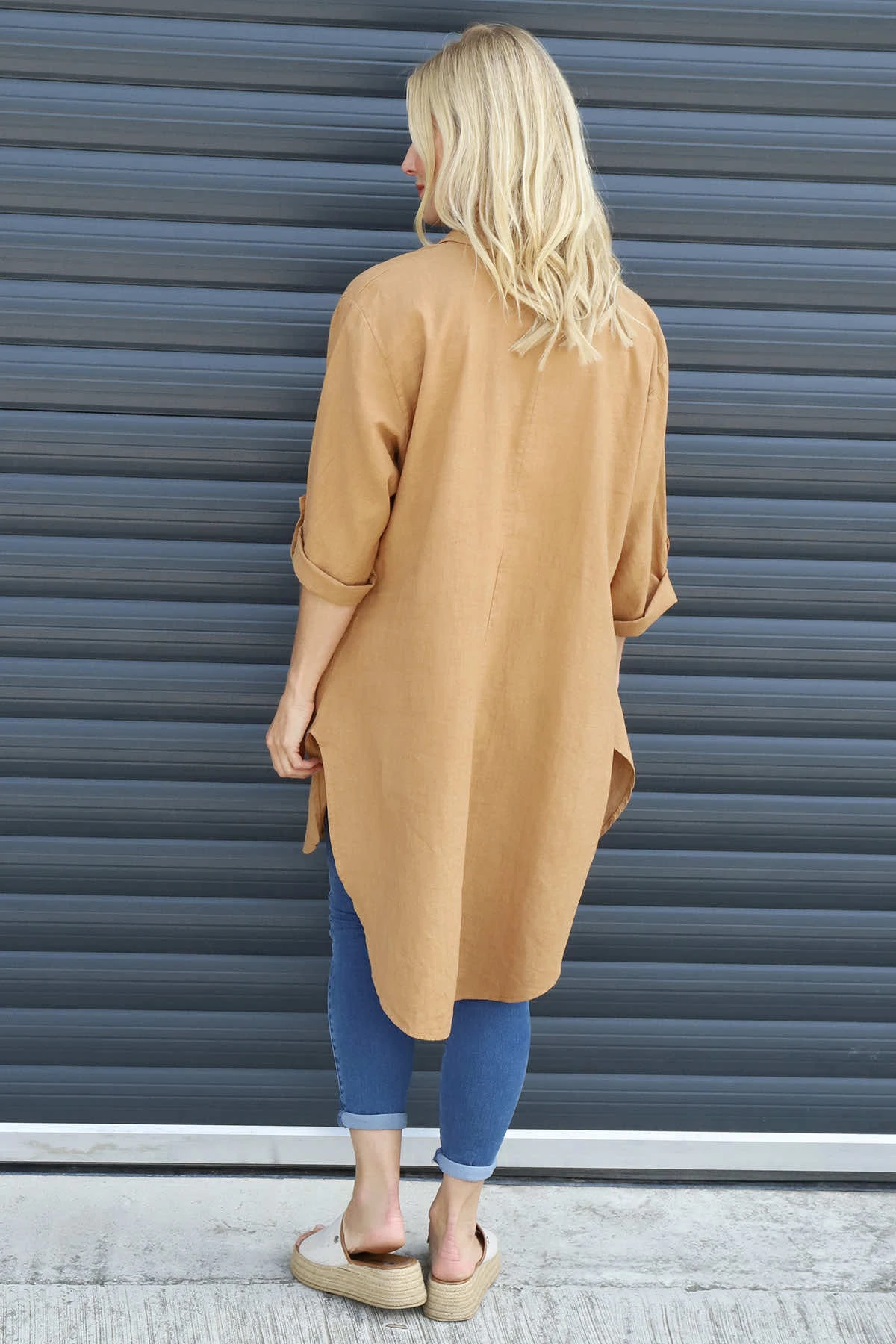 Mariabella Longline Linen Shirt Camel 6 Mariabella Longline Linen Shirt Camel - Image 4