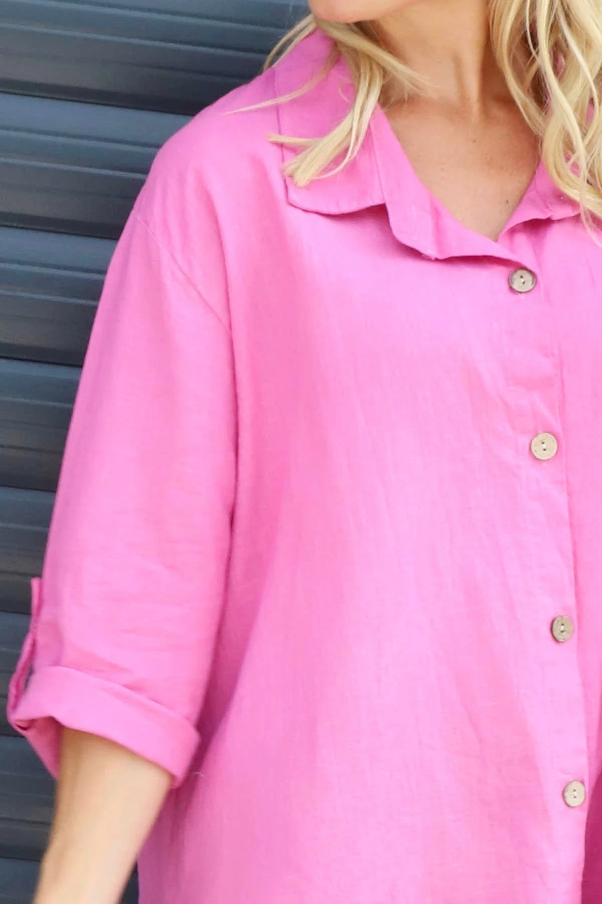 Mariabella Longline Linen Shirt Fuchsia 5 Mariabella Longline Linen Shirt Fuchsia - Image 3