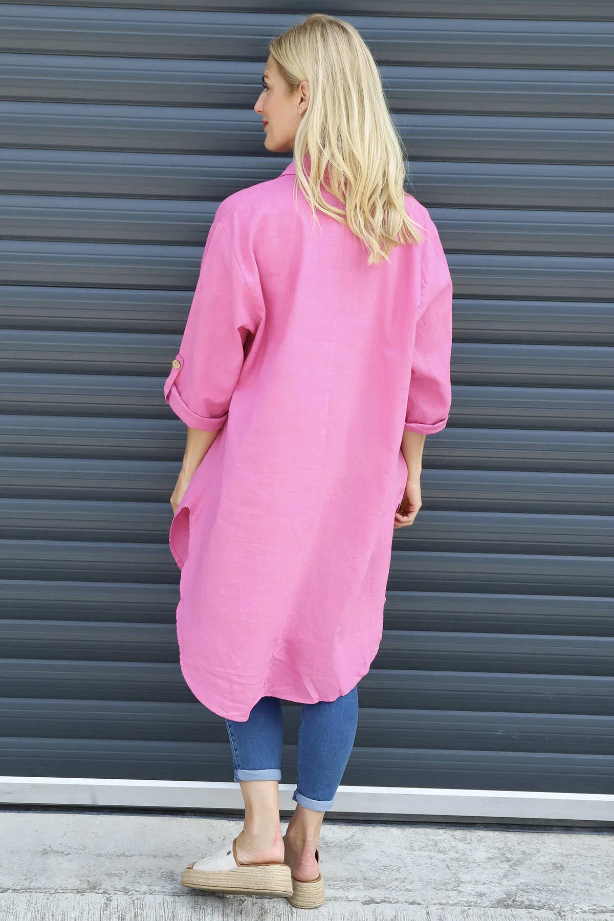 Mariabella Longline Linen Shirt Fuchsia 6 Mariabella Longline Linen Shirt Fuchsia - Image 4