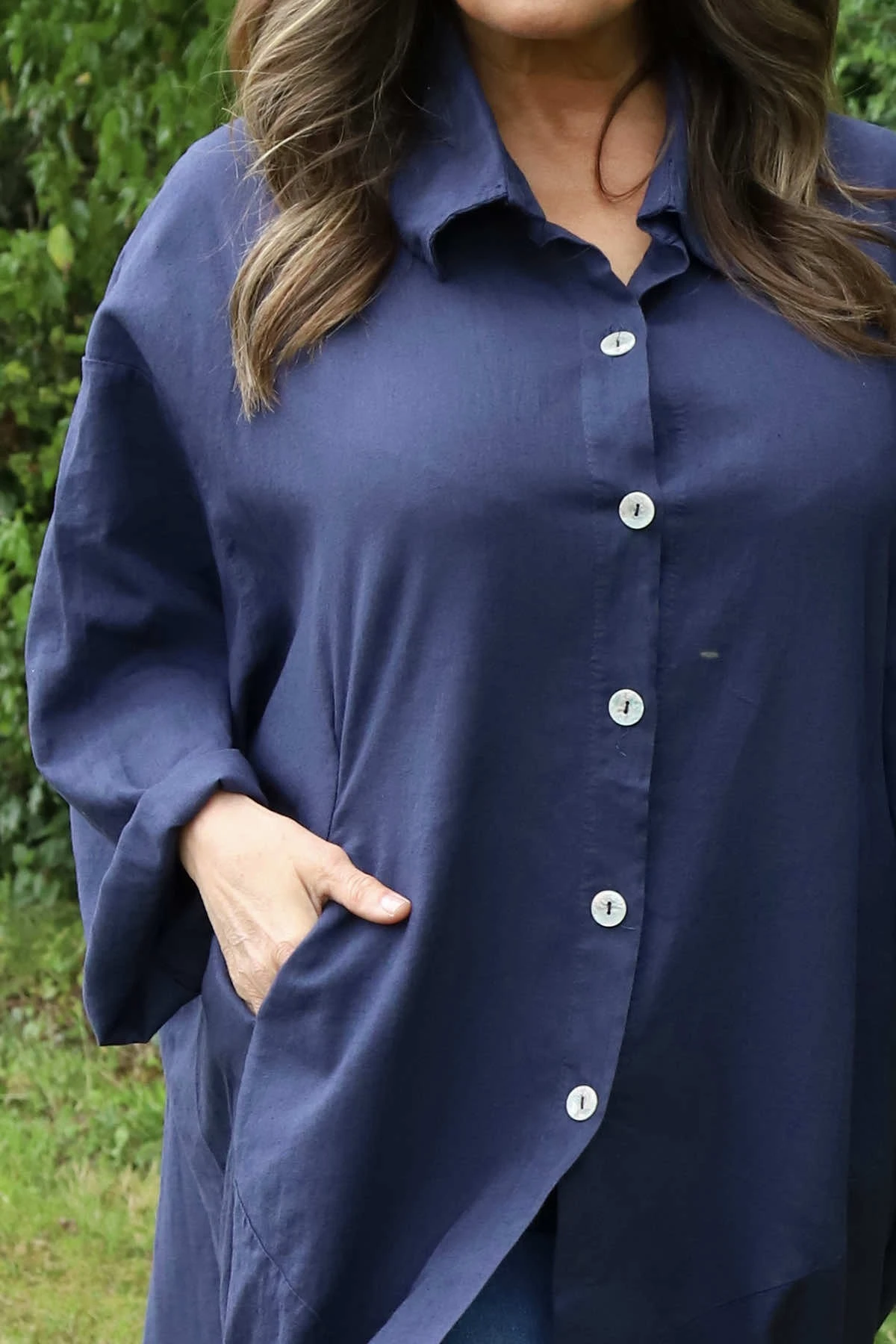 Marcella Linen Shirt Navy 5 Marcella Linen Shirt Navy - Image 3