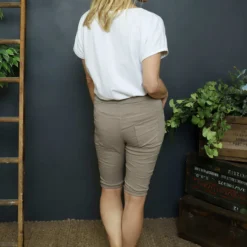 Yarwell Shorts Mocha -Kitandkaboodal Store IMG 4428 86509fca e0b5 46c0 965c dee571910c23