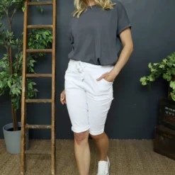 Yarwell Shorts White