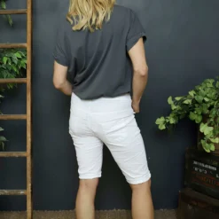 Yarwell Shorts White -Kitandkaboodal Store IMG 4505 5f43932c ae7c 4f93 9052 dd07121a728e