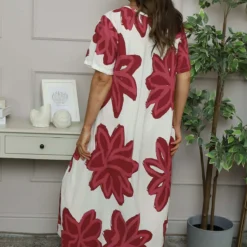 Serena Print Dress Hot Pink 9 Serena Print Dress Hot Pink -Kitandkaboodal Store IMG 6103 766c3047 f64b 4603 a75e 3a96ce211996