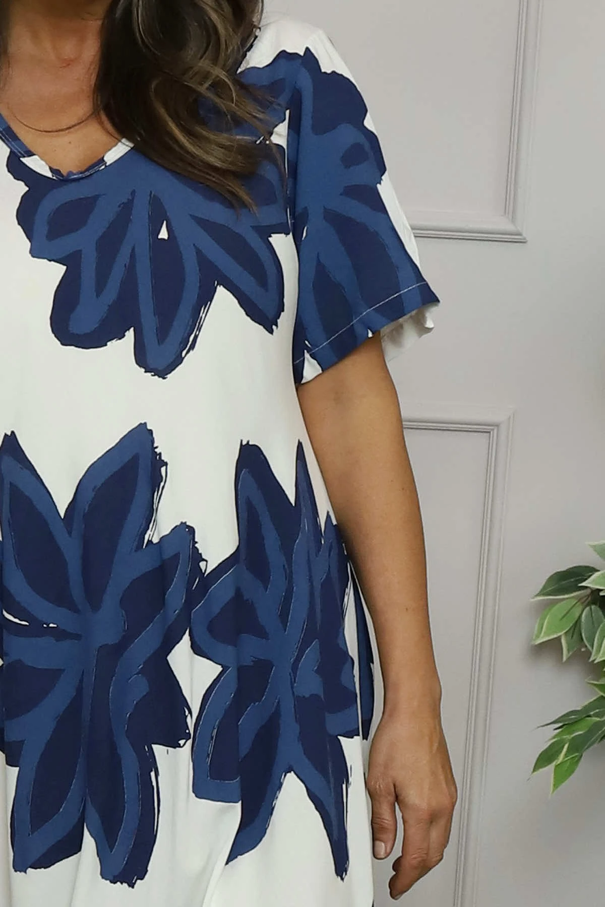 Serena Print Dress Navy 5 Serena Print Dress Navy - Image 3