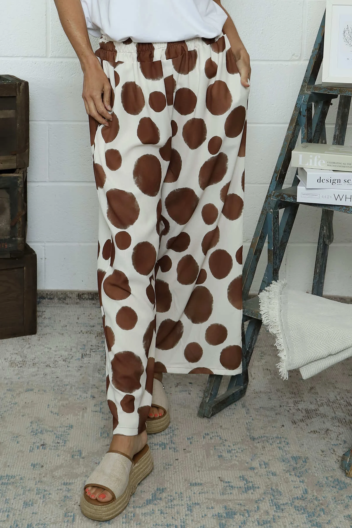 Hetty Wide Leg Print Trousers Nutmeg 5 Hetty Wide Leg Print Trousers Nutmeg - Image 3