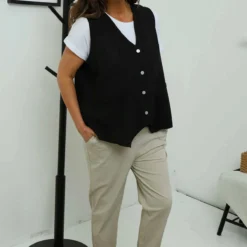 Maryam Linen Waistcoat Black -Kitandkaboodal Store IMG 8066 cc1ef891 3f67 46c9 8aa0 059d75c16704