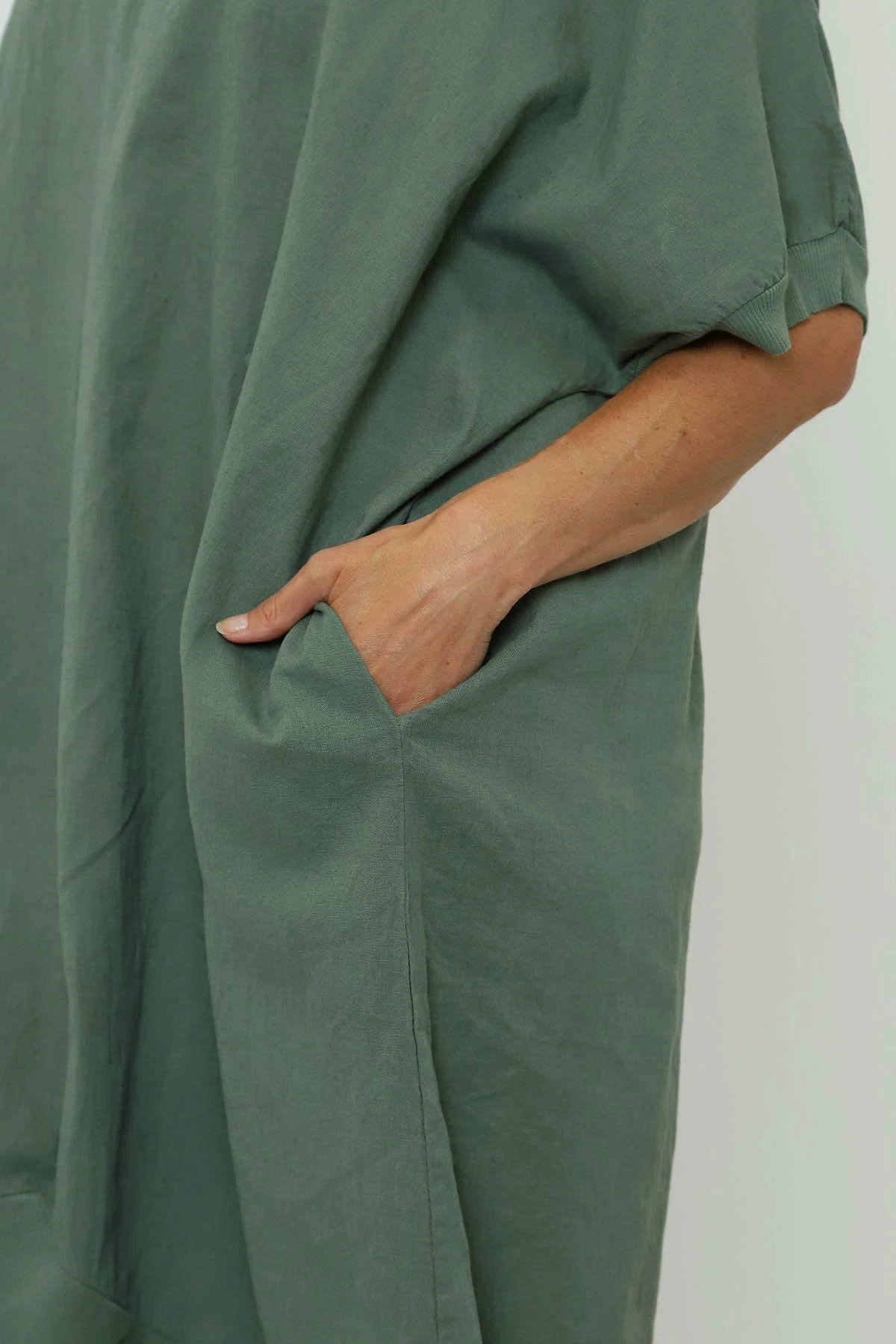 Fiamma V-Neck Linen Dress Khaki 5 Fiamma V-Neck Linen Dress Khaki - Image 3