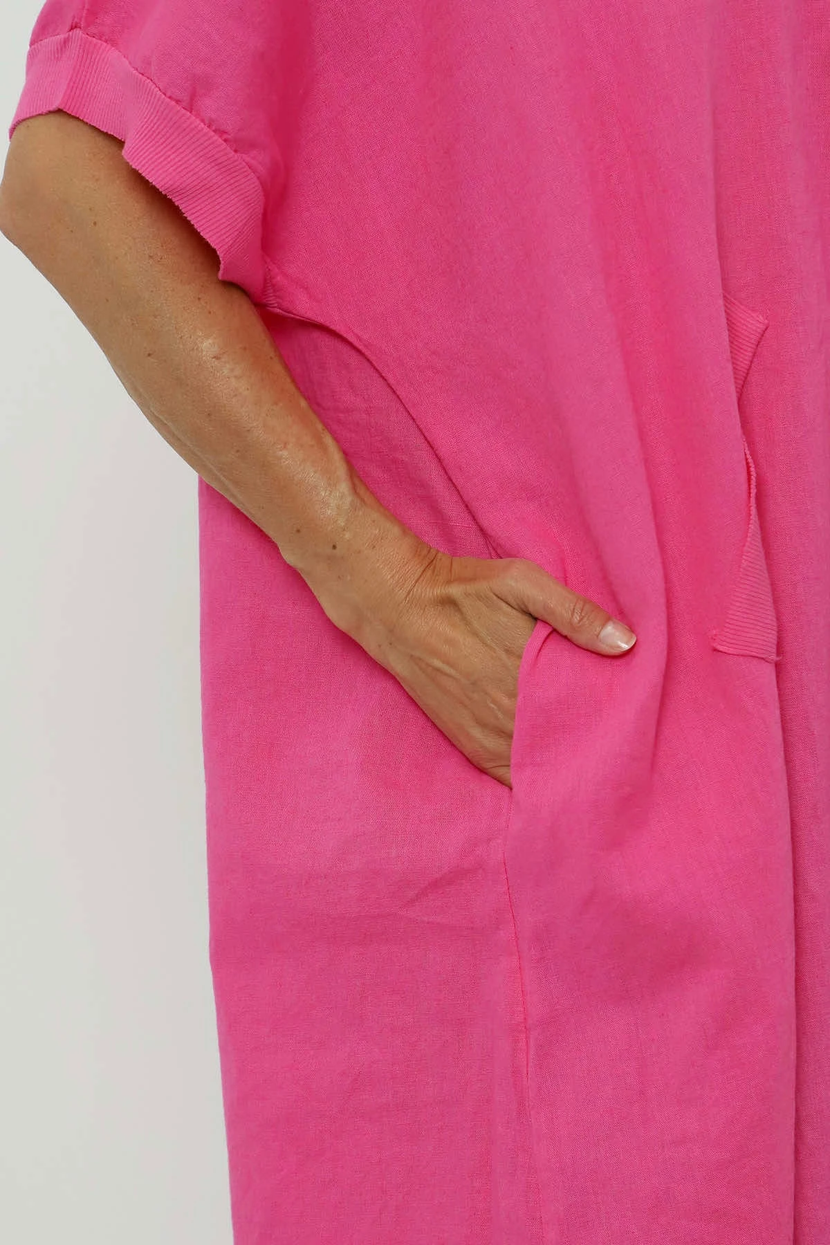 Fiamma V-Neck Linen Dress Fuchsia 5 Fiamma V-Neck Linen Dress Fuchsia - Image 3