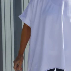 Celina Dipped Hem Washed Cotton Top White 8 Celina Dipped Hem Washed Cotton Top White -Kitandkaboodal Store IMG 8406 1bacc605 d12e 426e 8cbd 48779cb7b9af