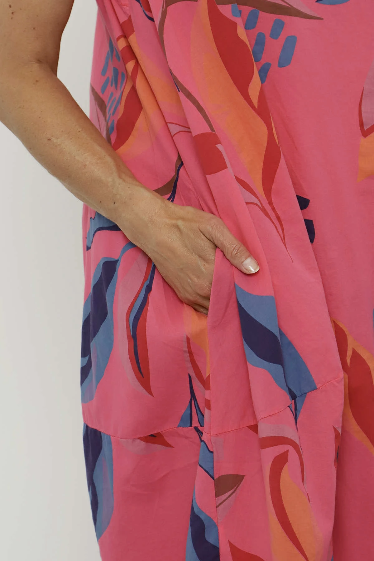 Sandgate Sleeveless Print Cotton Dress Fuchsia 5 Sandgate Sleeveless Print Cotton Dress Fuchsia - Image 3