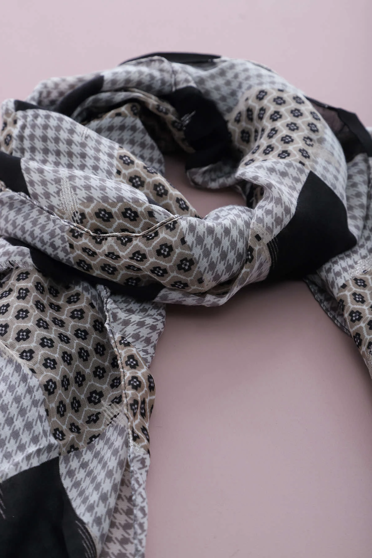 Trieste Scarf Black 4 Trieste Scarf Black - Image 2