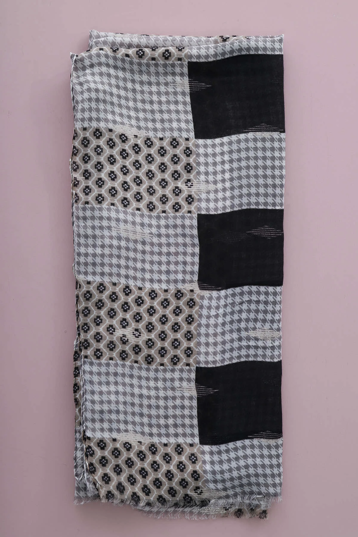 Trieste Scarf Black 5 Trieste Scarf Black - Image 3