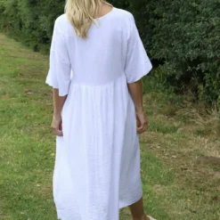 Alessandra Crinkle Cotton Dress White 9 Alessandra Crinkle Cotton Dress White -Kitandkaboodal Store IMG 8832 0397e1dc a736 479b aa80 a5c7f2b7629e