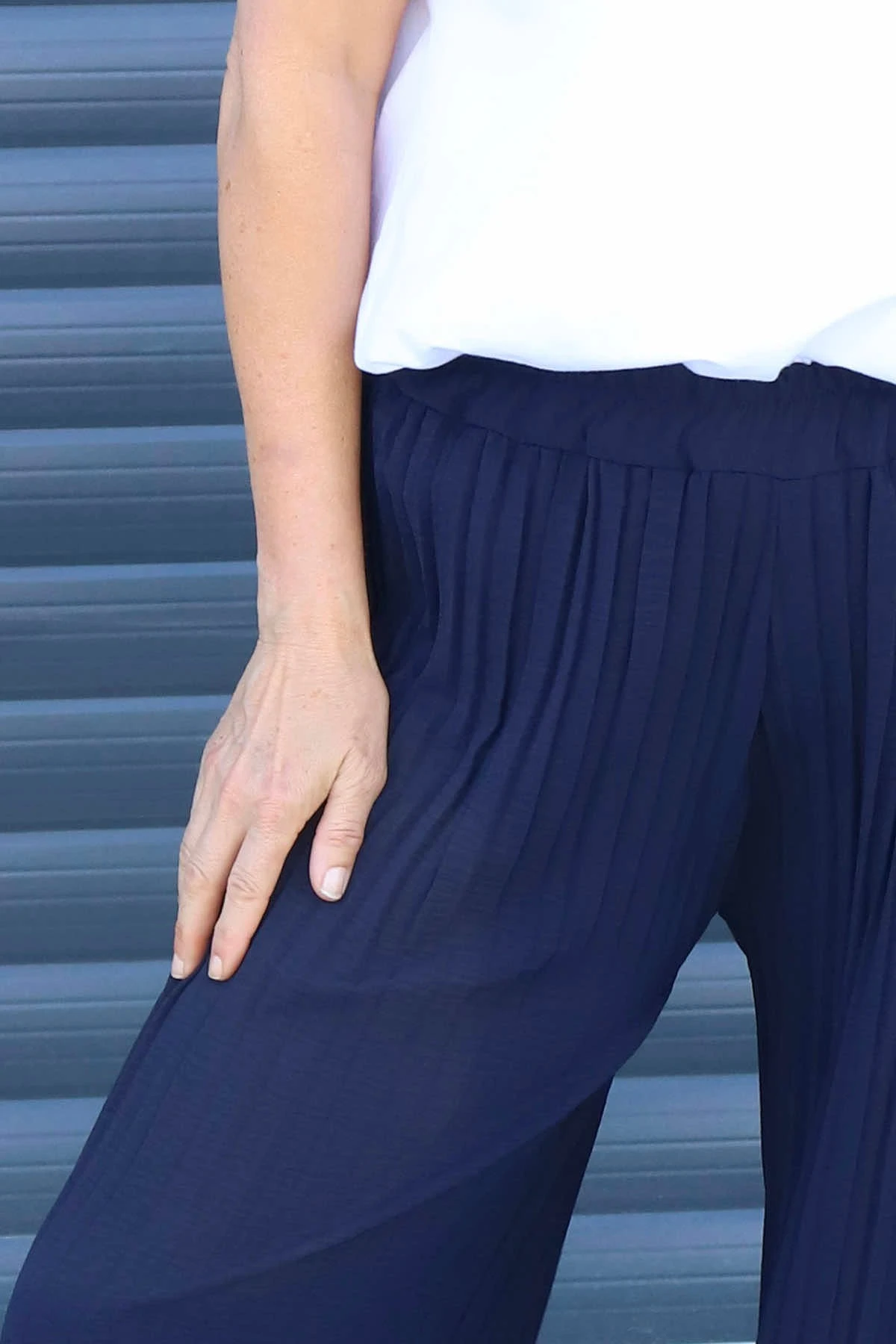 Emira Pleated Wide Leg Trousers Navy 6 Emira Pleated Wide Leg Trousers Navy - Image 4