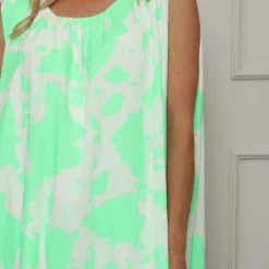 Clarenza Print Top Green -Kitandkaboodal Store IMG 8925 75ac8232 2218 4326 a313 f6a9a3b7726b
