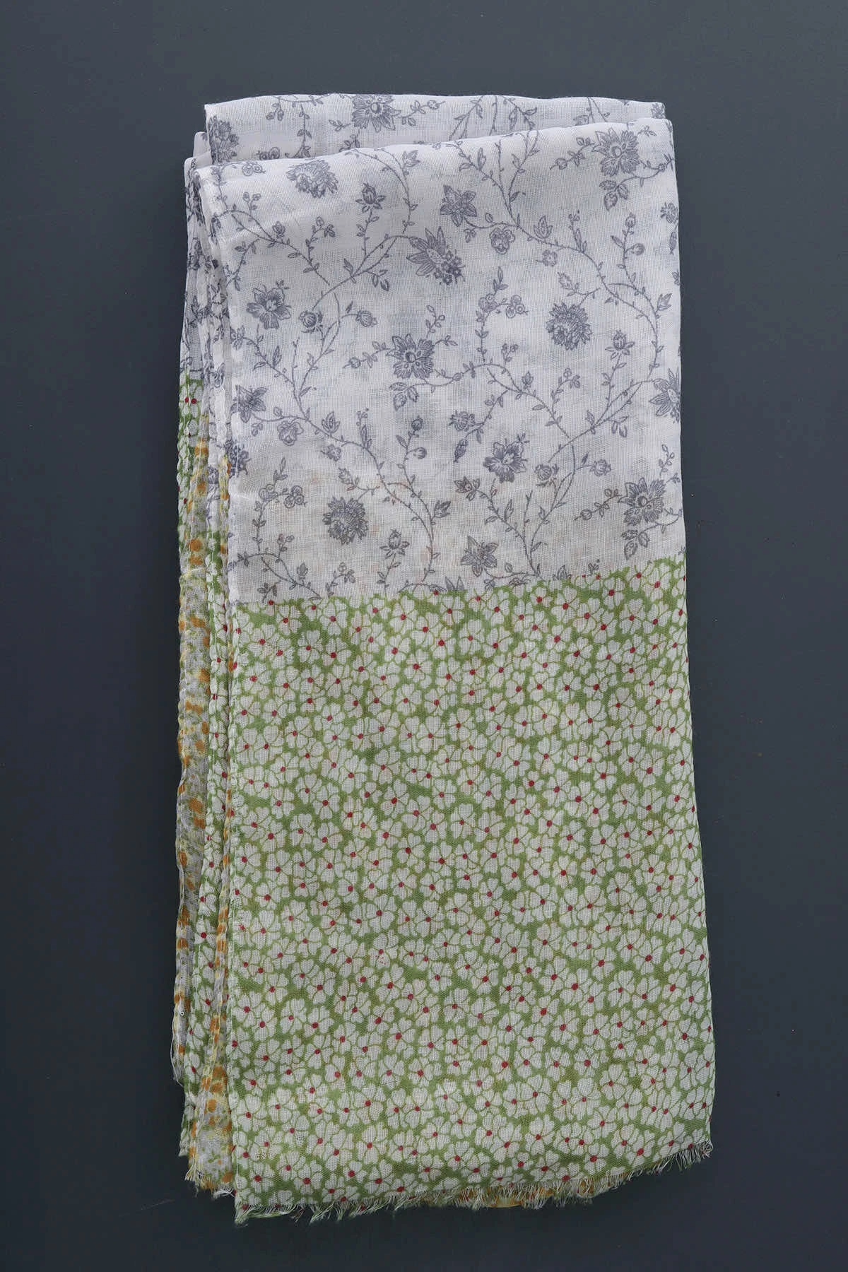 Bergamo Scarf Green 5 Bergamo Scarf Green - Image 3