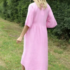 Alessandra Crinkle Cotton Dress Pink 9 Alessandra Crinkle Cotton Dress Pink -Kitandkaboodal Store IMG 8955 52040d6e 93f0 485d a74f ccb919b725c4