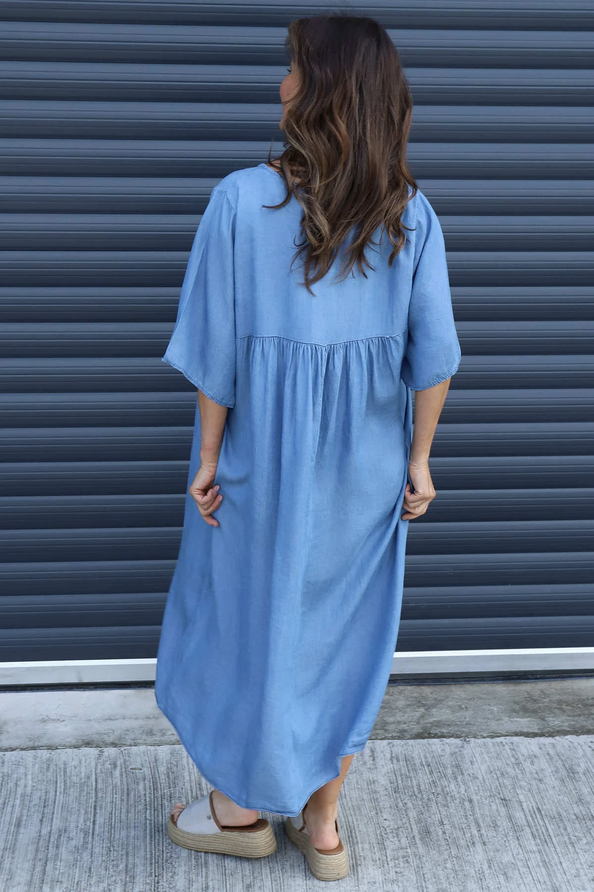 Dolores V-Neck Dress Mid Denim 6 Dolores V-Neck Dress Mid Denim - Image 4