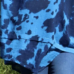 Trevone Ink Print Linen Top Blue 8 Trevone Ink Print Linen Top Blue -Kitandkaboodal Store IMG 9401 a9495755 6307 4053 887f 689fb7b0ab98