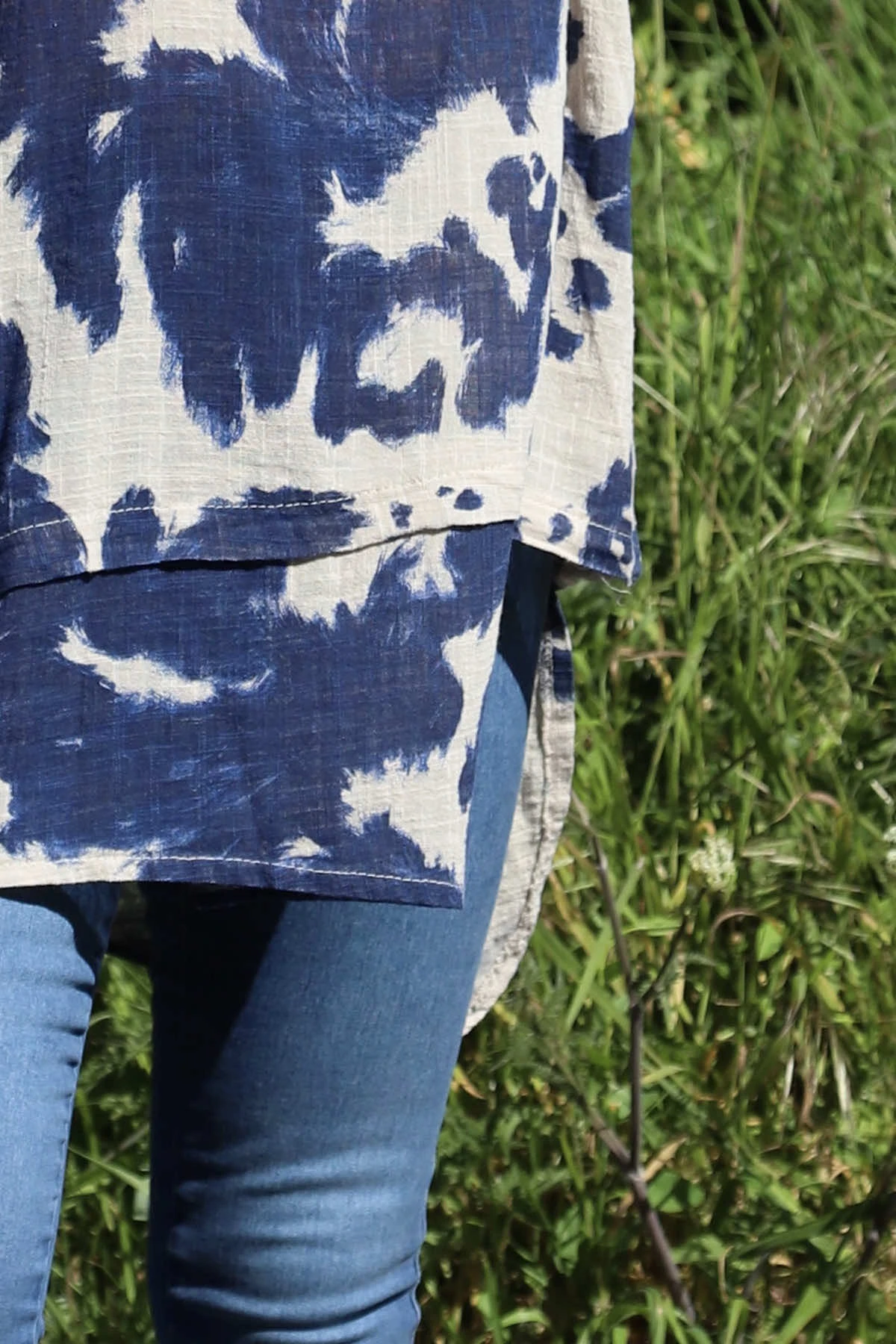 Trevone Ink Print Linen Top Stone 5 Trevone Ink Print Linen Top Stone - Image 3