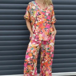 Lelia Print Trousers Fuchsia -Kitandkaboodal Store IMG 9687 f97f02fb db0c 4cf4 b66c 72762d2542b6