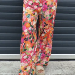 Lelia Print Trousers Fuchsia -Kitandkaboodal Store IMG 9704 fde5e910 6739 46e5 9a2e 9b511ece4698
