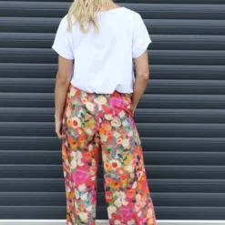 Lelia Print Trousers Fuchsia -Kitandkaboodal Store IMG 9716 053d5b83 69cd 4192 8d97 79fcd826c1e2