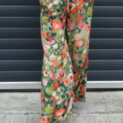 Lelia Print Trousers Khaki -Kitandkaboodal Store IMG 9773 c8153f45 7af3 4b03 ab2d b1f2130fc89e