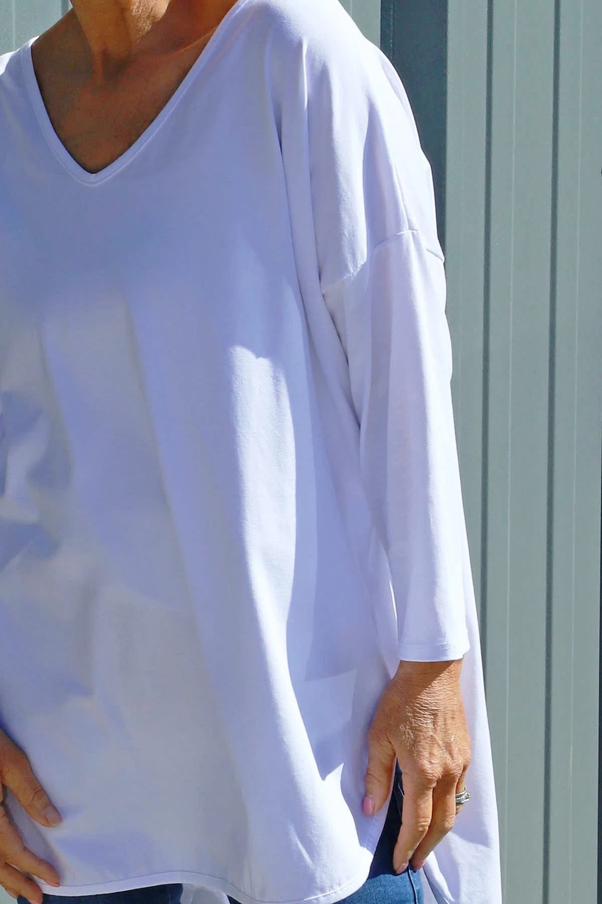 Abira V-Neck Cotton Top White 5 Abira V-Neck Cotton Top White - Image 3